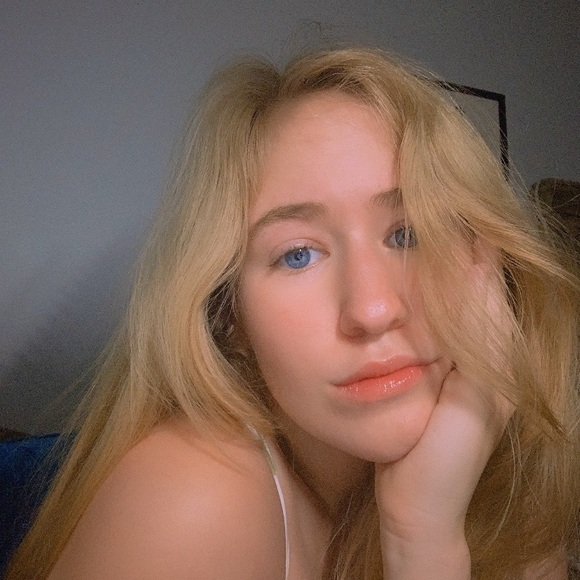 Meet your Posher, Mackenzie - Picture 1 of 1